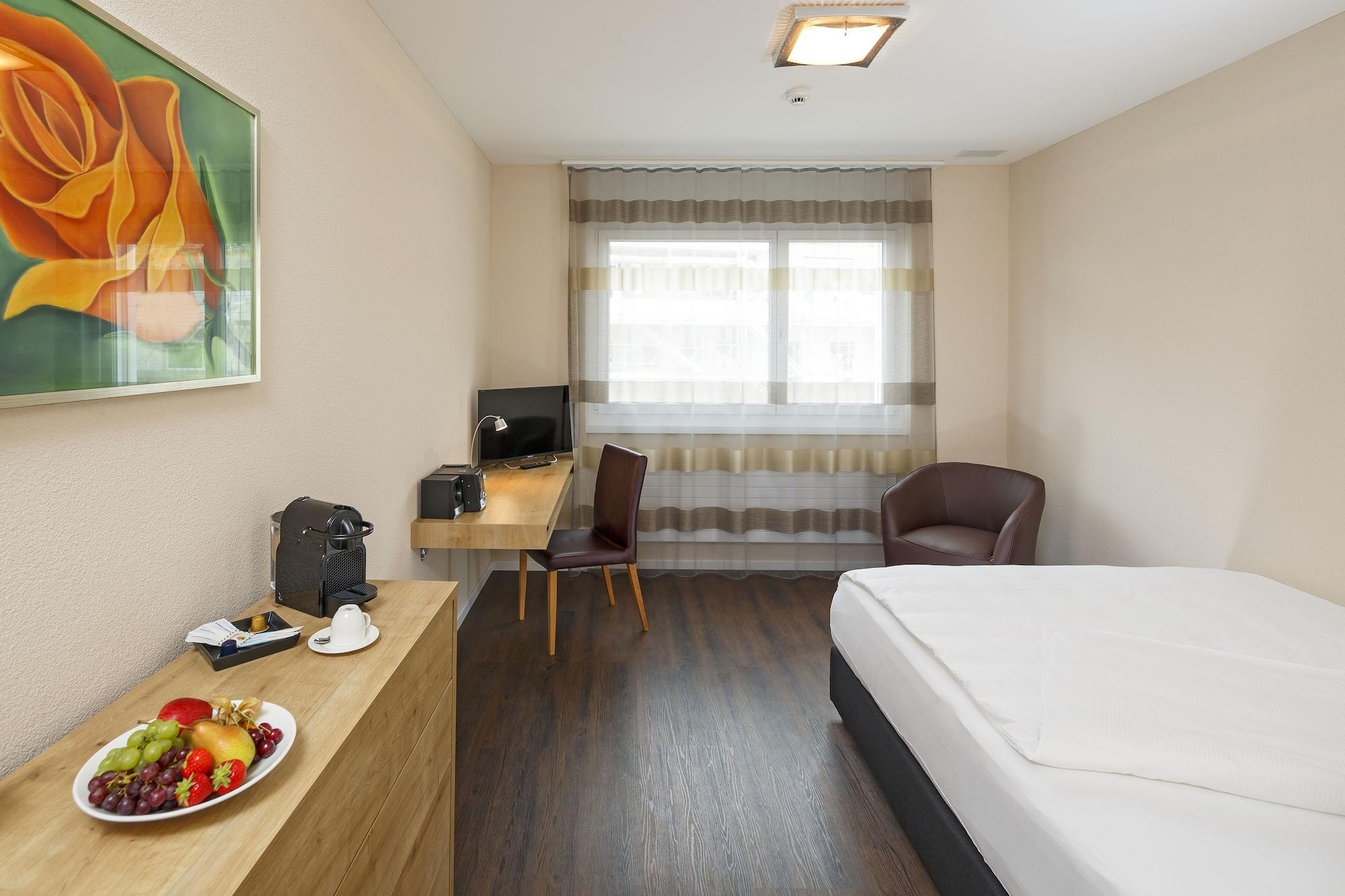 Villmergen Swiss Quality Hotel Екстериор снимка
