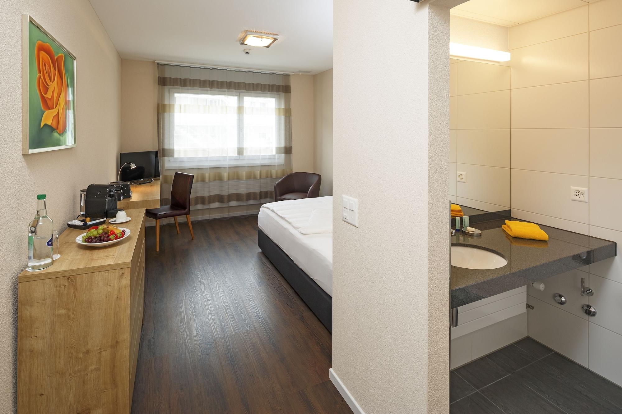 Villmergen Swiss Quality Hotel Екстериор снимка