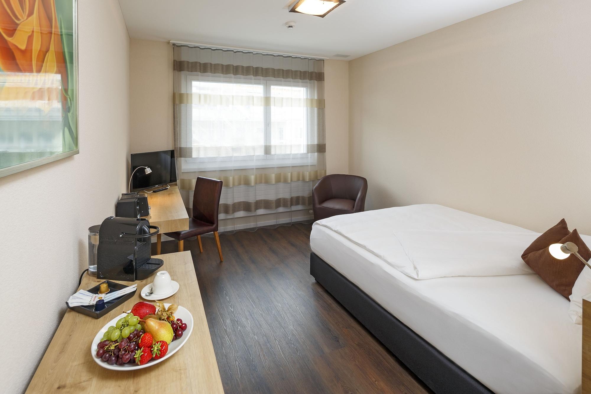 Villmergen Swiss Quality Hotel Екстериор снимка