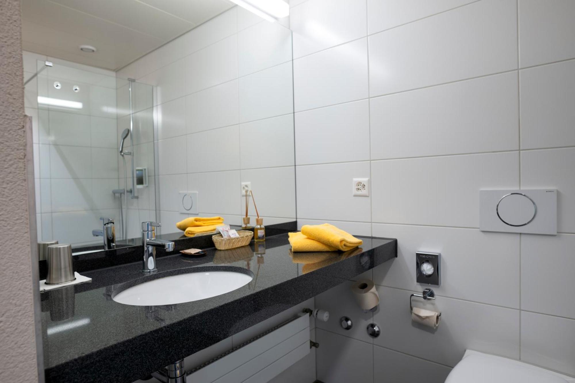 Villmergen Swiss Quality Hotel Екстериор снимка