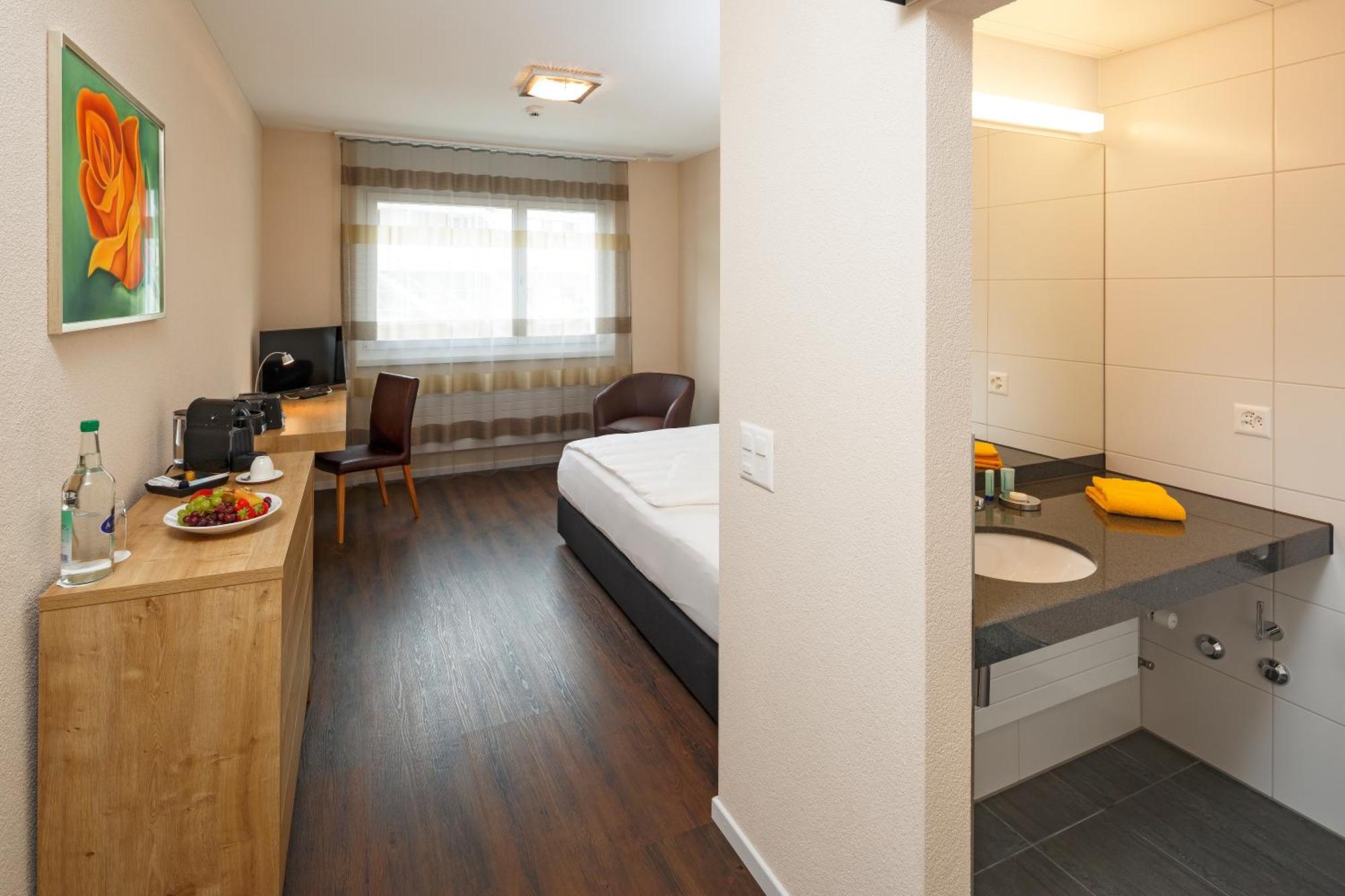 Villmergen Swiss Quality Hotel Екстериор снимка