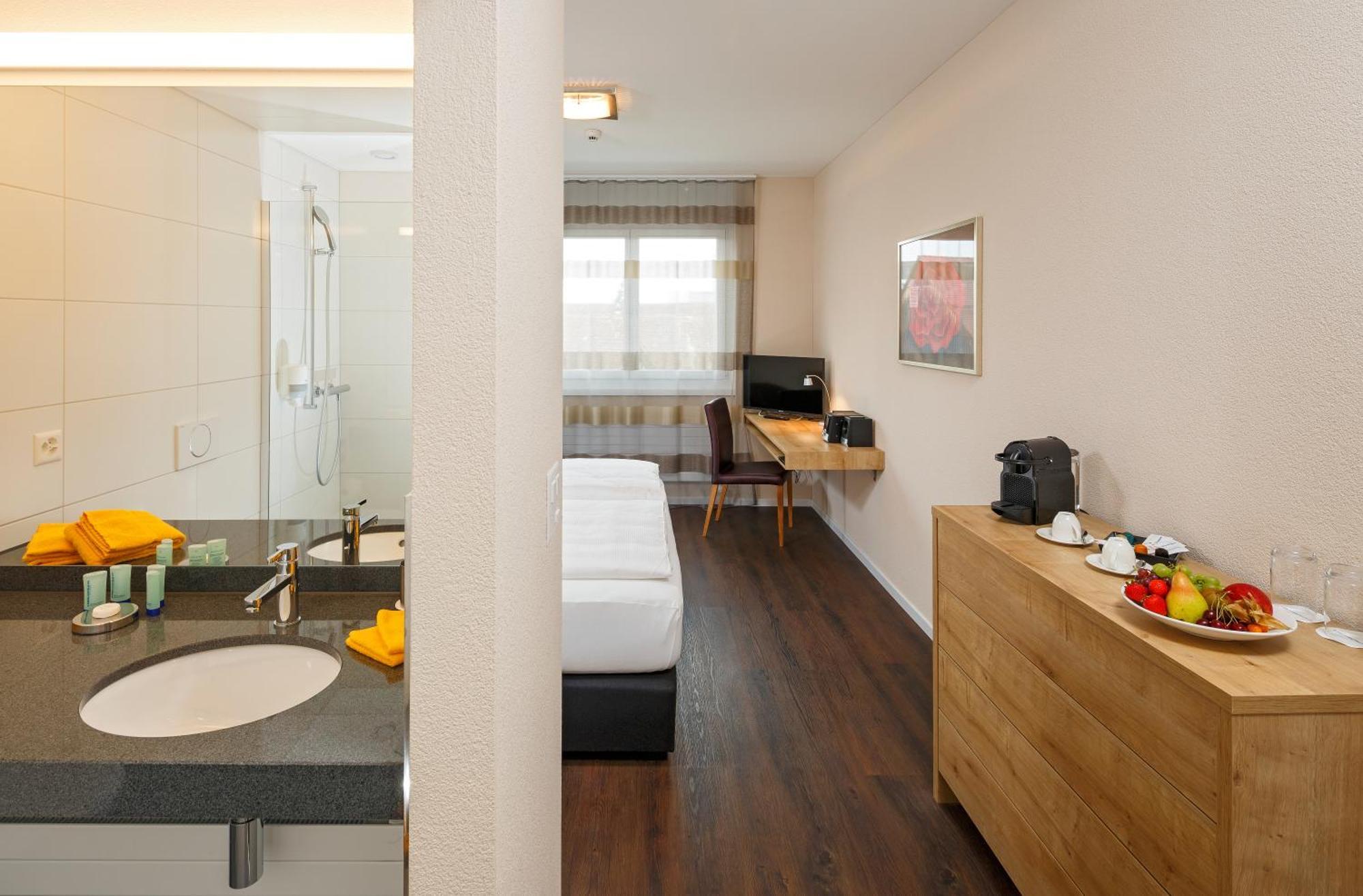 Villmergen Swiss Quality Hotel Екстериор снимка